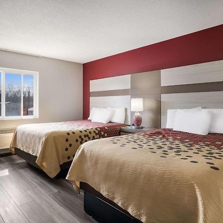 Econo Lodge Inn & Suites Кенъндейгуа Екстериор снимка