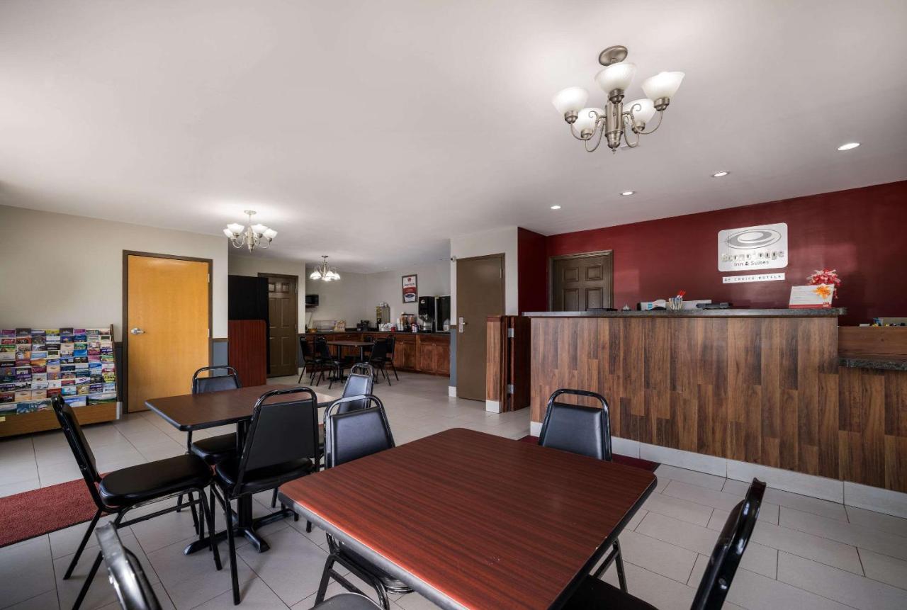 Econo Lodge Inn & Suites Кенъндейгуа Екстериор снимка