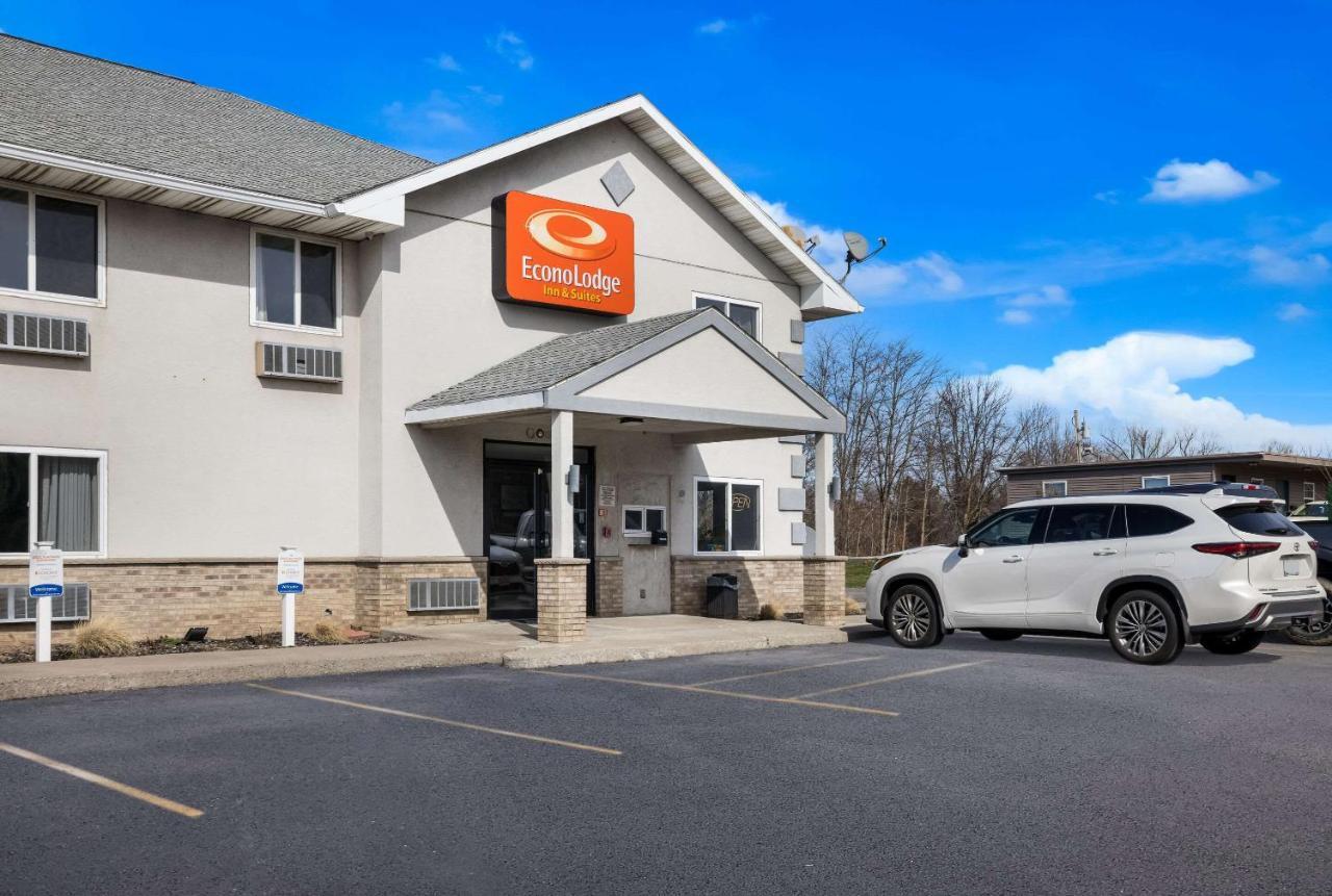 Econo Lodge Inn & Suites Кенъндейгуа Екстериор снимка