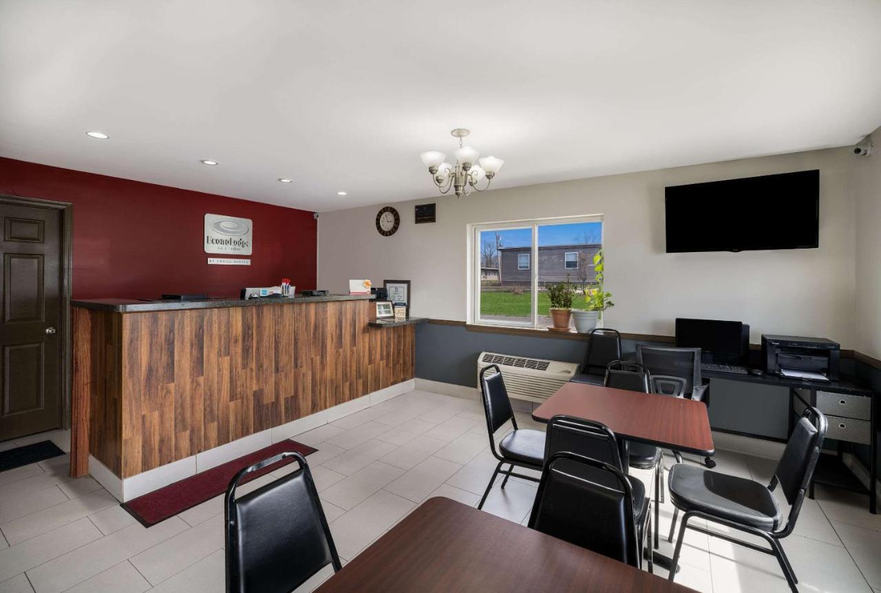 Econo Lodge Inn & Suites Кенъндейгуа Екстериор снимка